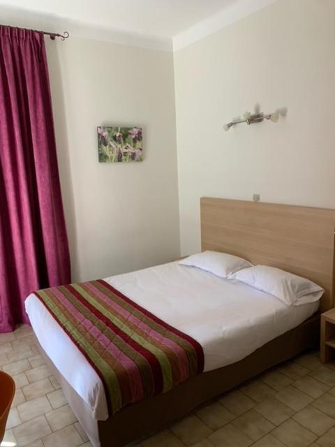 Hotel Colombo- Porto Corse מראה חיצוני תמונה